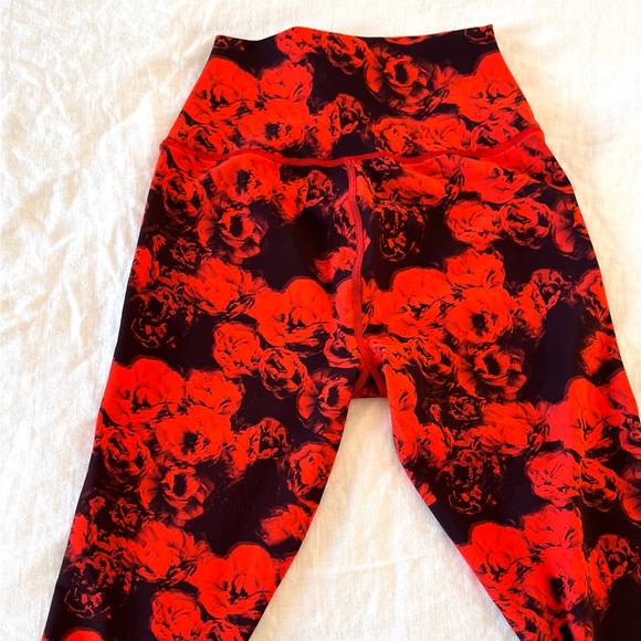 Alo Yoga XS roses high waisted leggings cherry red - Picture 9 of 11